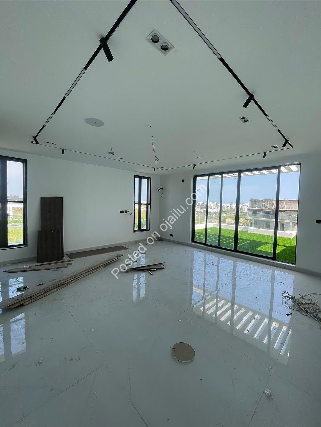 Elevator, Cinema & Pool in Lekki’s Finest