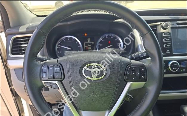 2016 Toyota Highlander Limited – Premium Luxury Awaits