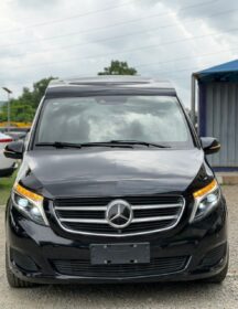2018 Mercedes Viano Executive: Panoramic Roof & Captain Seats