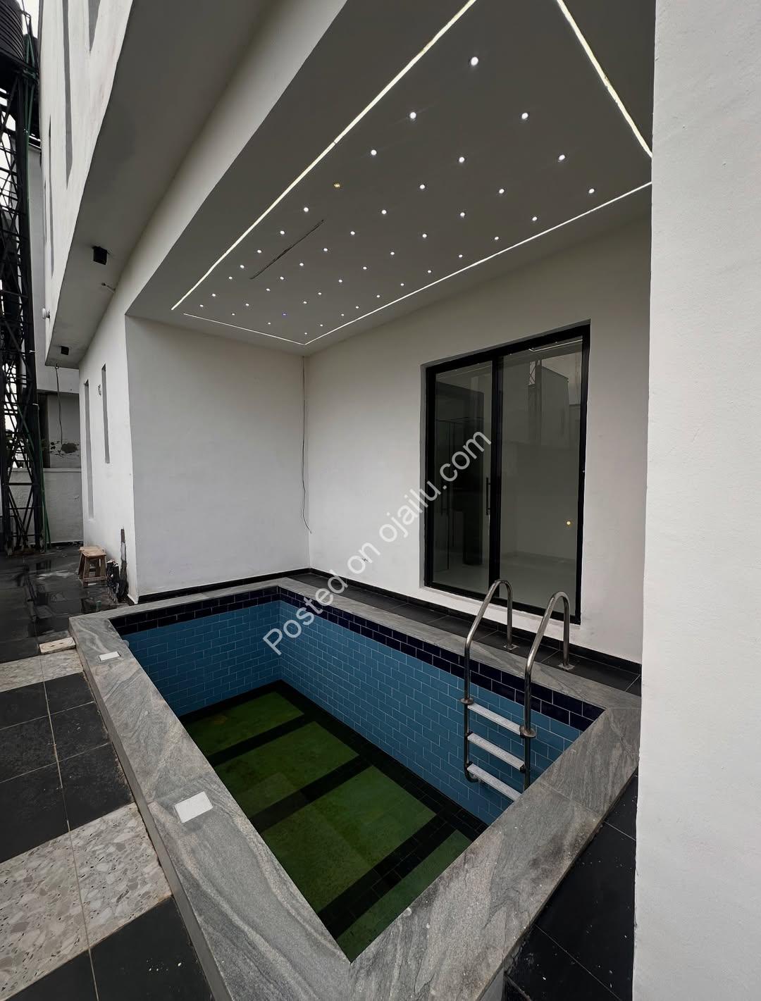 Ajah Showstopper: 5-Bed Pool & Gym Haven