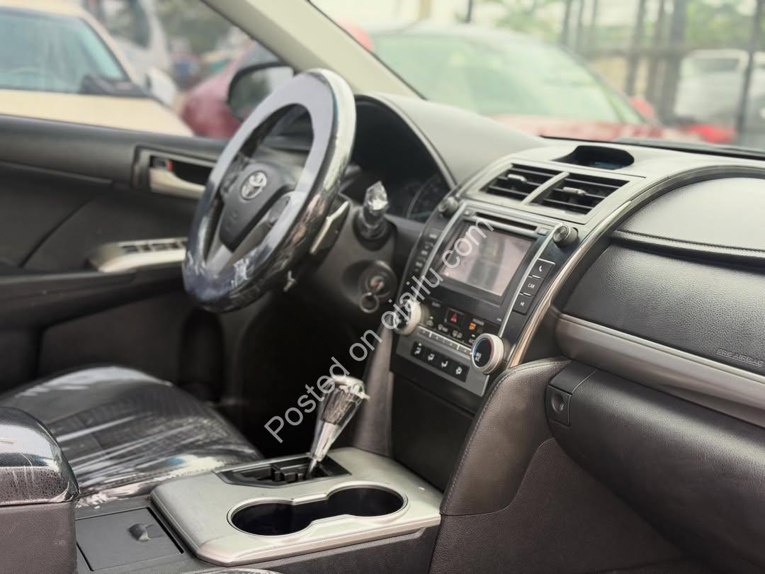 Blind Spot Monitor, Key Start, 2013 Camry SE – 12.8M
