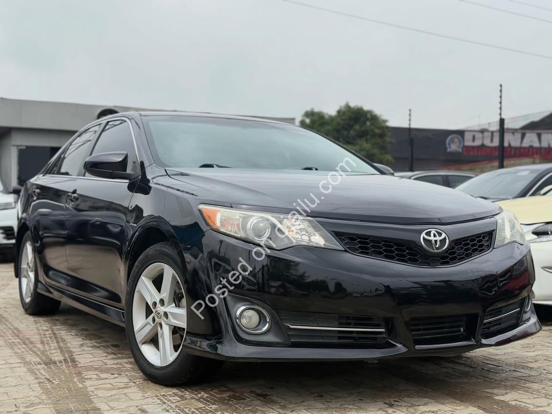 Blind Spot Monitor, Key Start, 2013 Camry SE – 12.8M