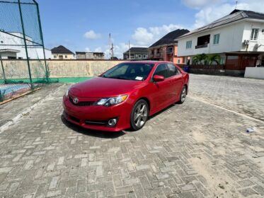 2013 Camry SE: Sunroof
