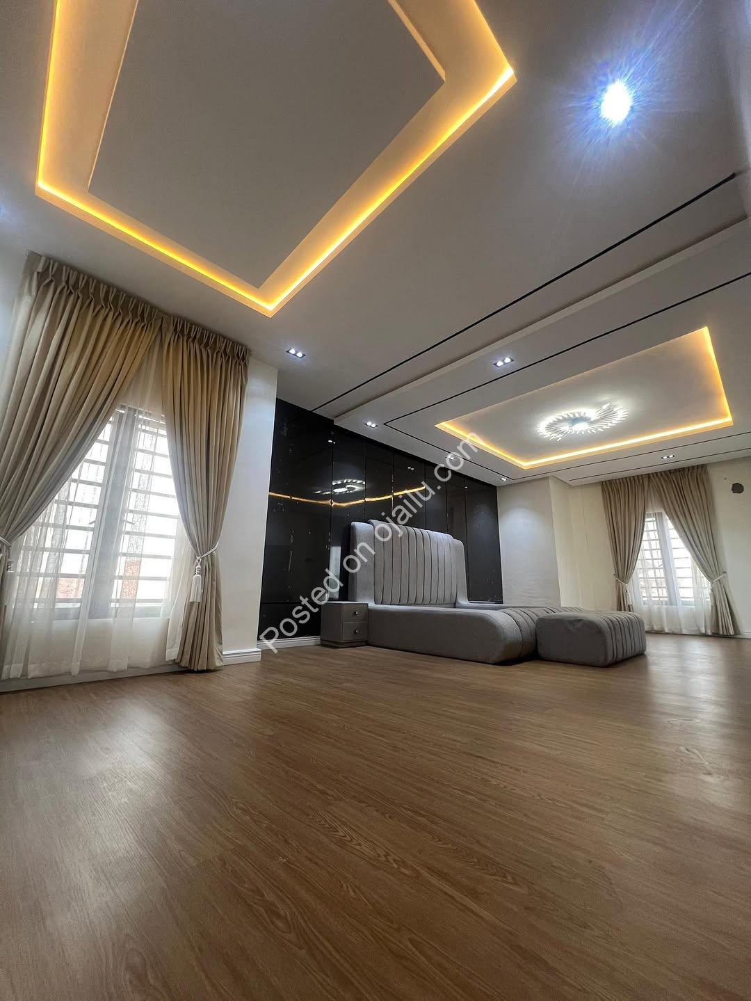 6 Bedroom Masterpiece with Cinema & Rooftop Lounge
