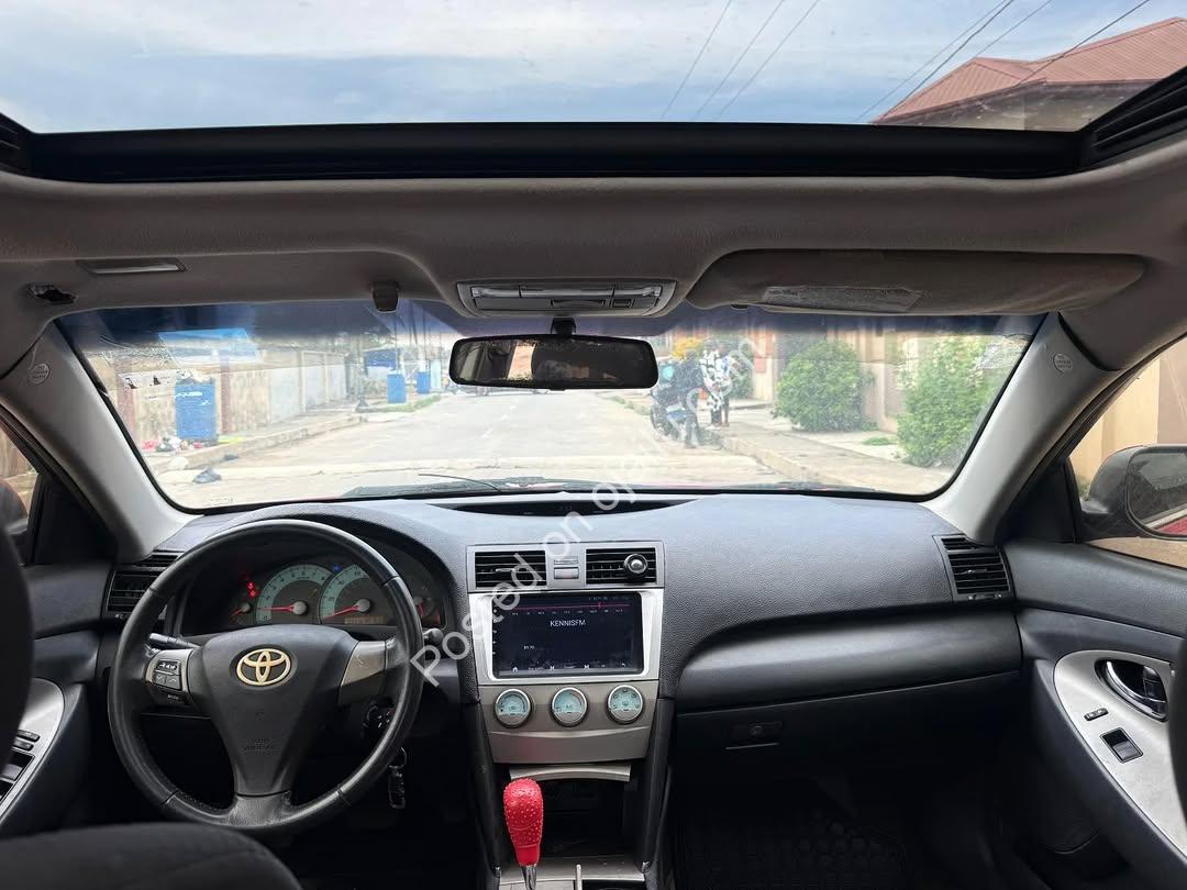 2007 Camry SE: Smooth Luxury, Open Roof, N6.7M Lagos