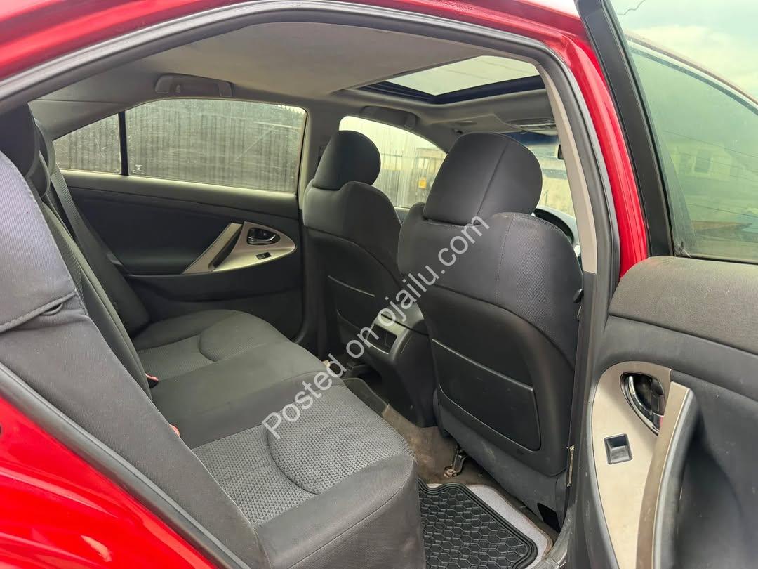 2007 Camry SE: Smooth Luxury, Open Roof, N6.7M Lagos