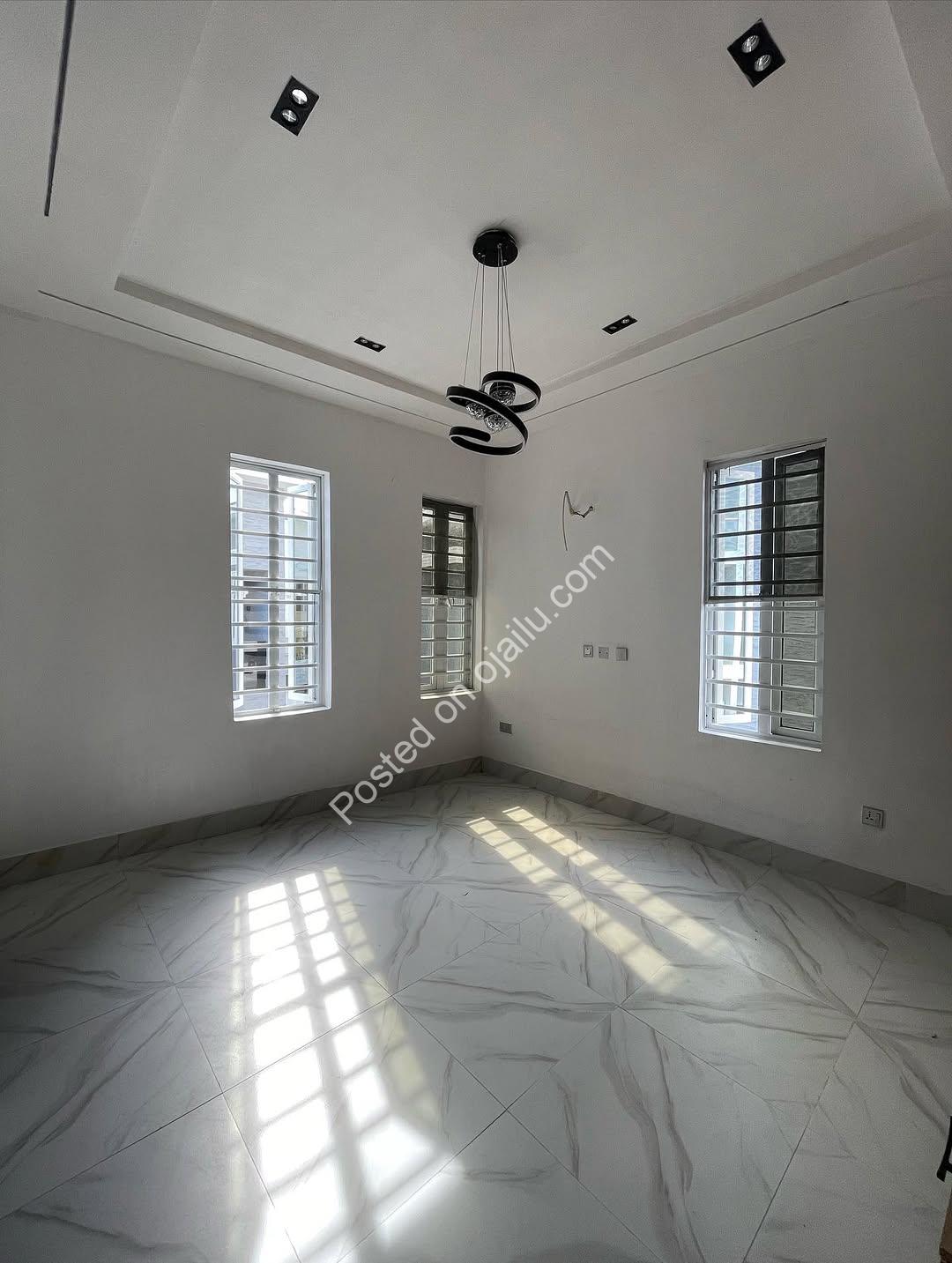 Contemporary 4-Bed Duplex with Walk-In Showers