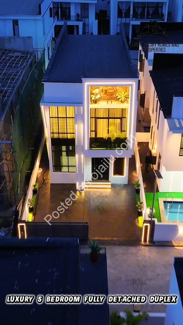 5-Bed Haven in Chevron: Pool, BQ & Elite Finish