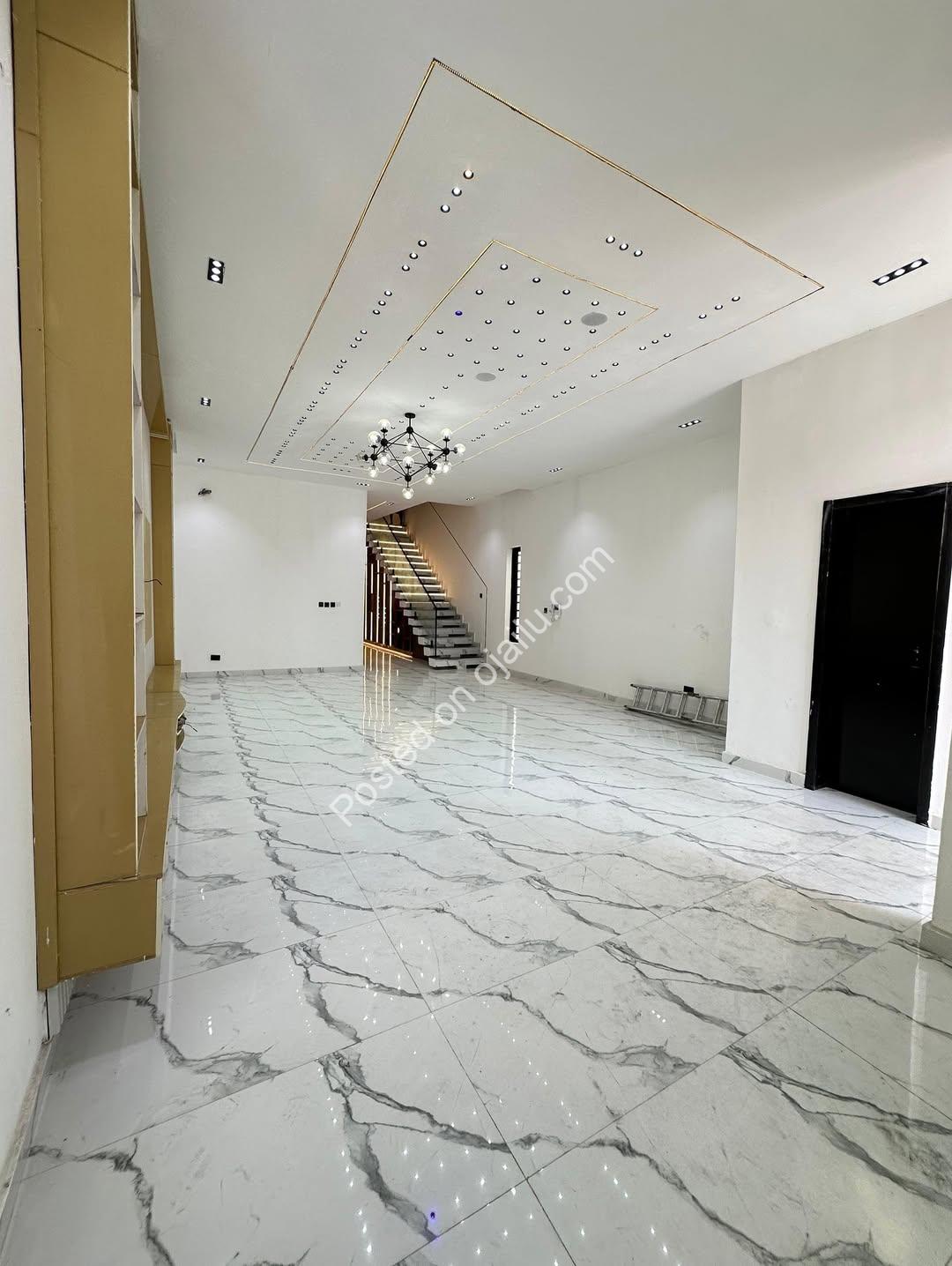 Modern Marvel: 5BR Duplex with Roof Terrace & Pool