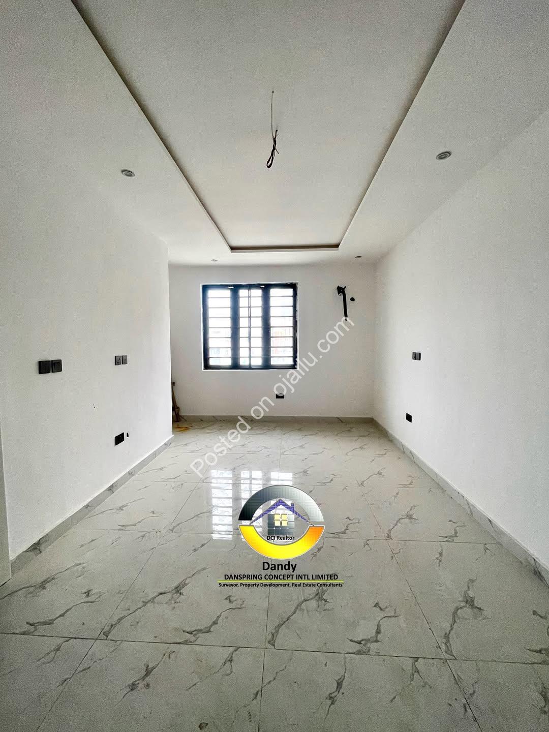 Ensuite Elegance: 3BR + Elevator in Lekki Phase 1