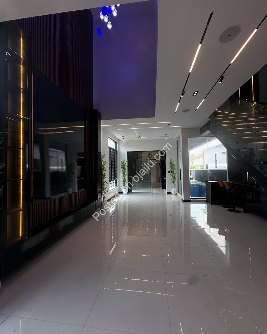 6-Ensuite Duplex in Orchid: Pool, Gym & Governors Consent