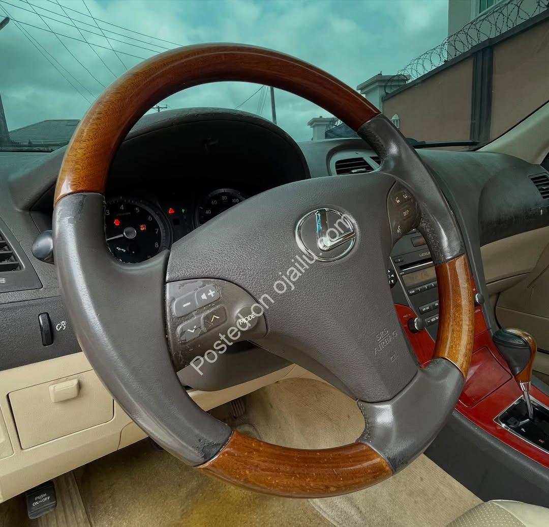 2007 Lexus ES350: Sunroof, Luxury & Thumb Start at 10.3M!