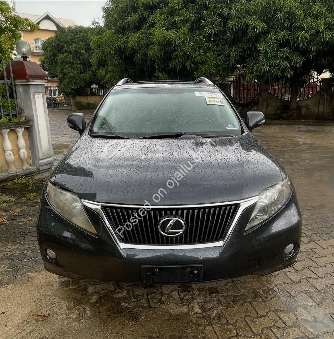 2011 Lexus RX350: Loaded Sunroof & Push Start – 18.9M