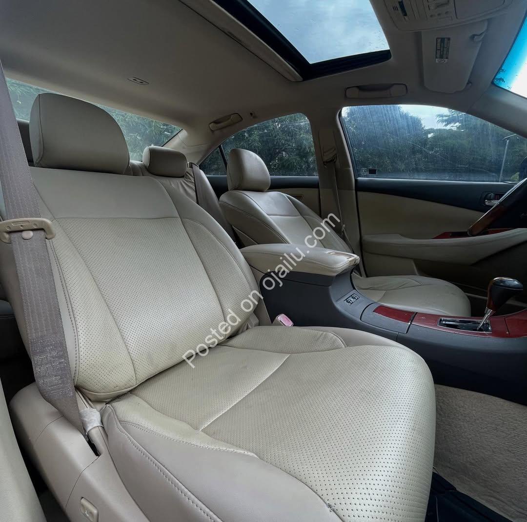 Lexus ES350 ’07 – Sunroof, Reverse Cam, 9M Only!