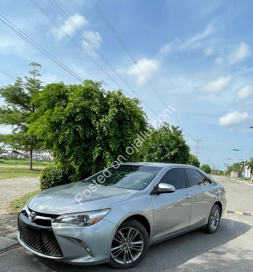 2015 Toyota Camry SE – Premium Ride, Unbeatable Price