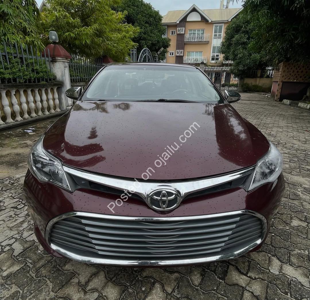 2013 Toyota Avalon XLE – Sunroof & Push Start at a Steal!  ✨