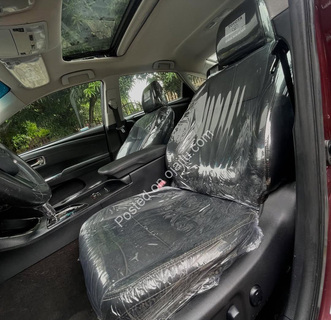 2013 Toyota Avalon XLE – Sunroof & Push Start at a Steal!  ✨