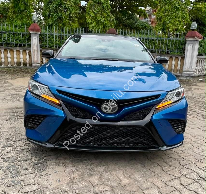2019 Toyota Camry XSE | Panoramic Roof & Keyless Start | 28.8M