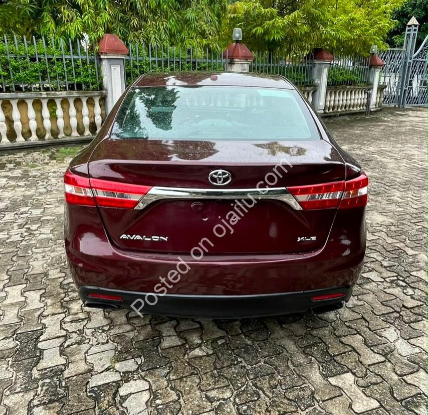 Toyota Avalon XLE 2013: Premium Ride, Shocking Price