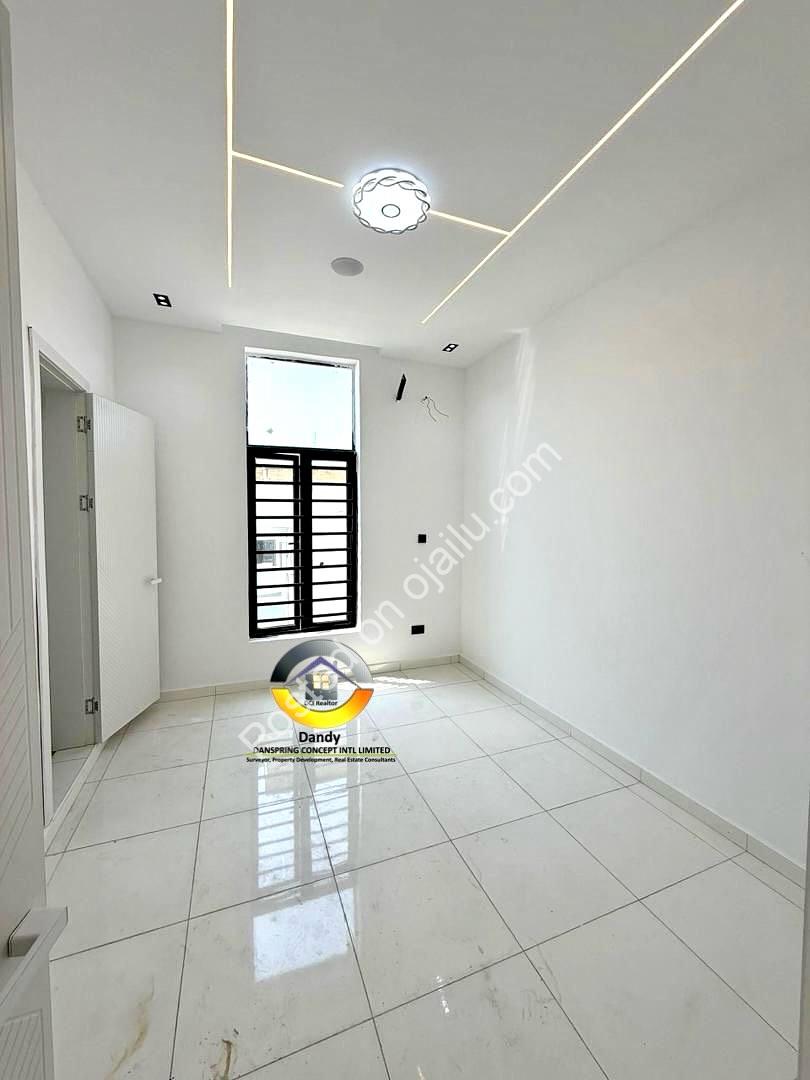 Contemporary 4-Bed Semi-Detached Duplex with Jacuzzi & Smart Features