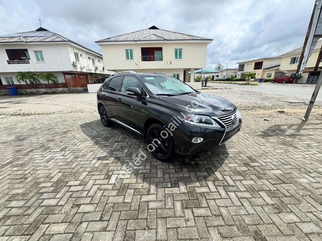 2014 Lexus RX350: Premium Luxury, Push-Start, Ventilated Leather