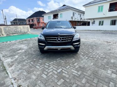 Luxury & Tech Packed: 2013 ML350