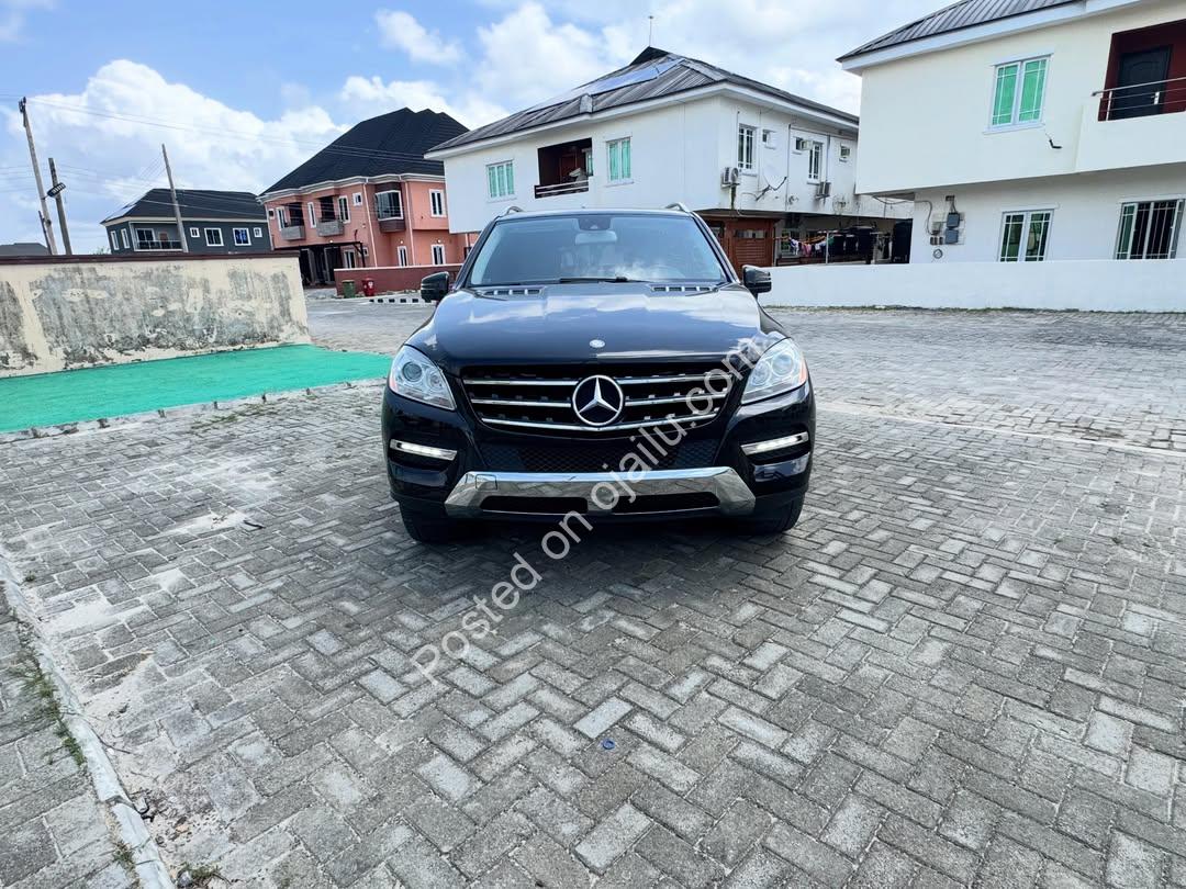 Luxury & Tech Packed: 2013 ML350