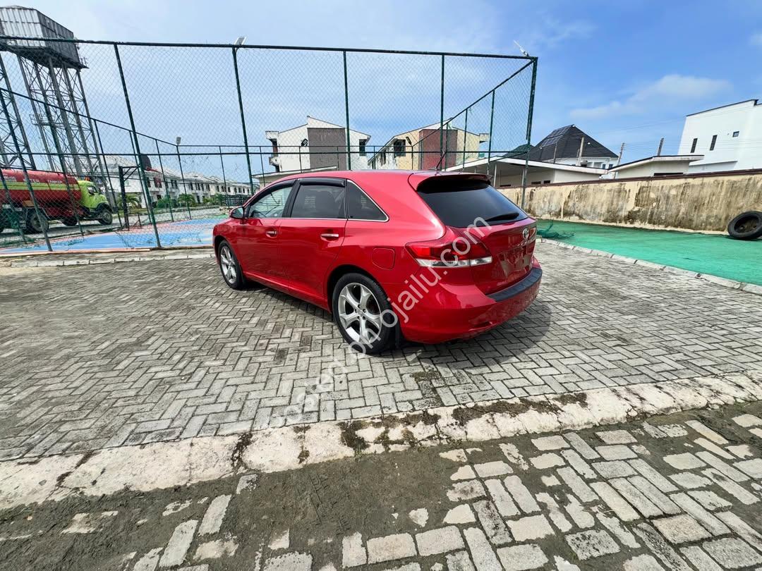 2014 Toyota VENZA Limited – Premium Panoramic Cruiser