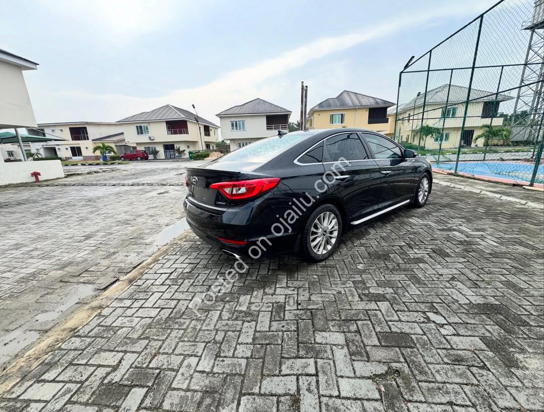 Luxury Sedan, Loaded w/ Premium Features, N14M