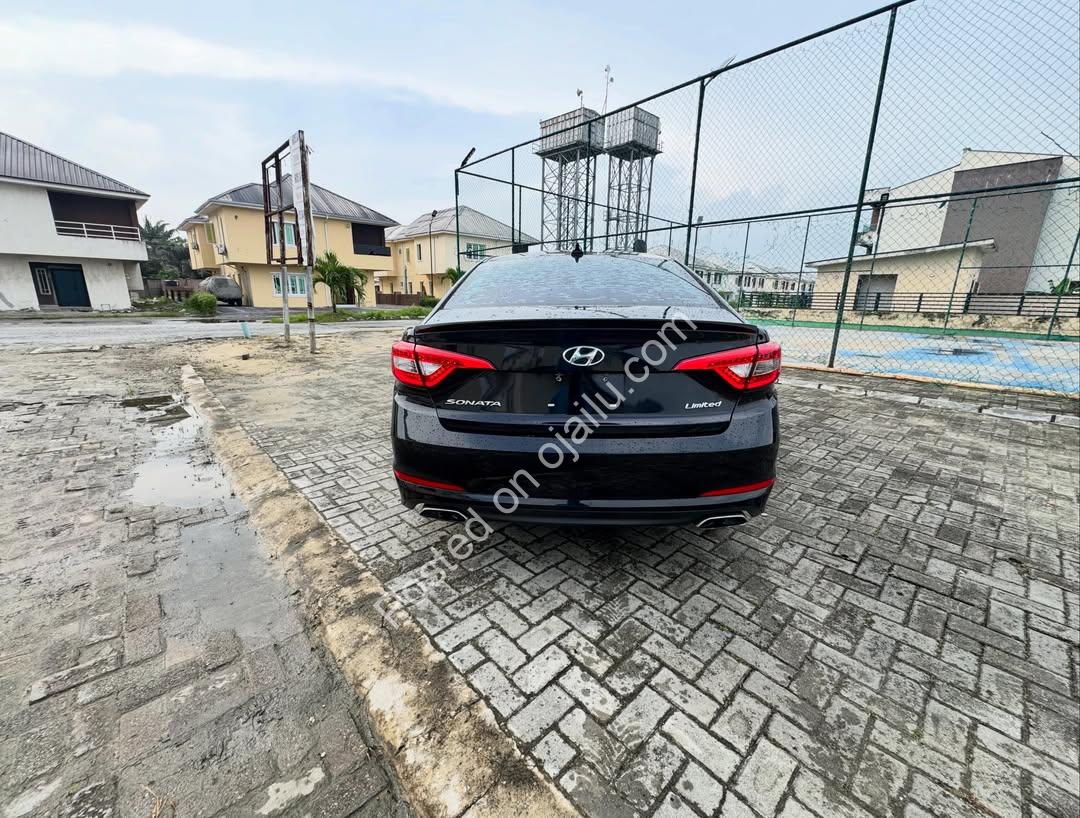 Luxury Sedan, Loaded w/ Premium Features, N14M