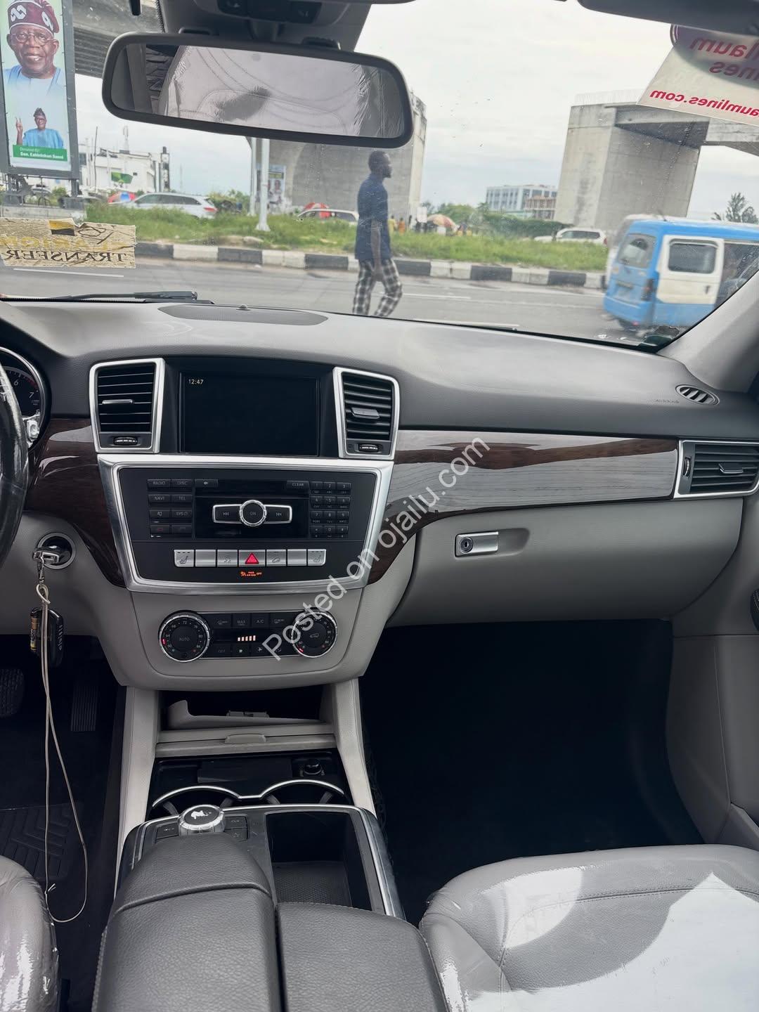 2012 ML350 4Matic: Sunroof, Camera & Power Tailgate