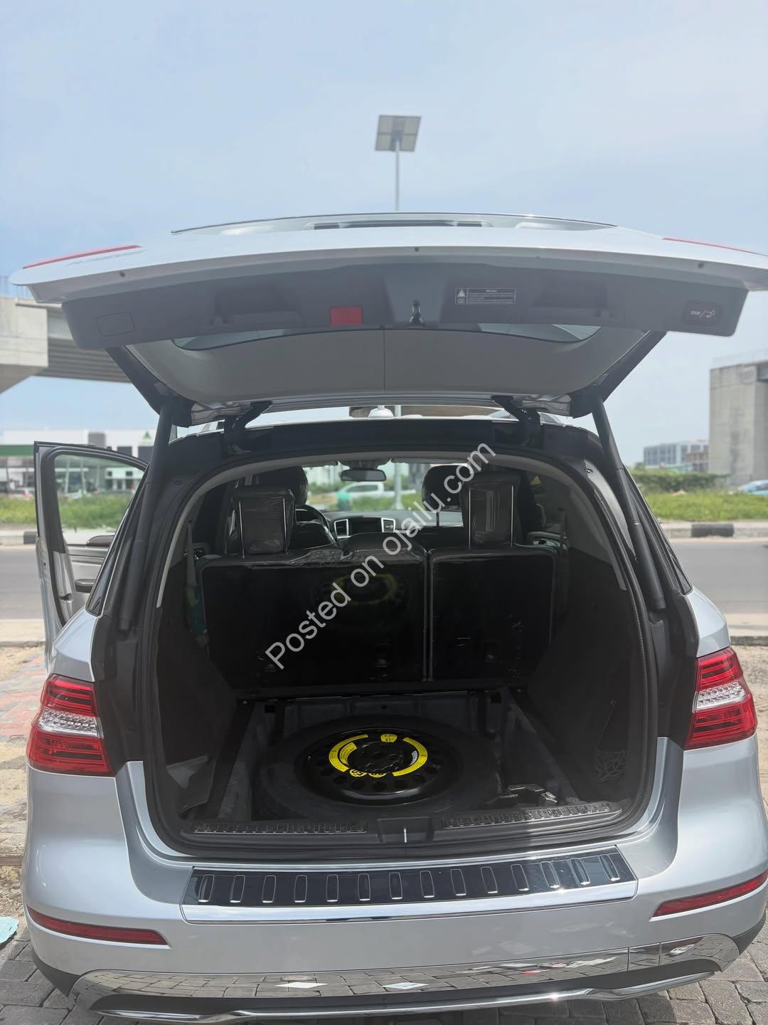 2012 ML350 4Matic: Sunroof, Camera & Power Tailgate