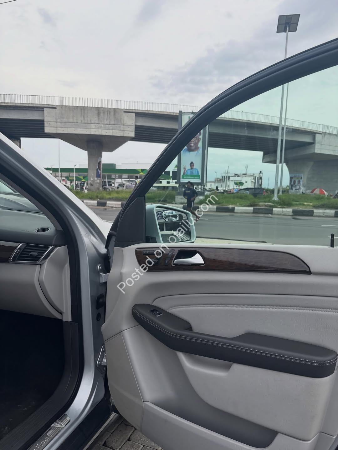 2012 ML350 4Matic: Sunroof, Camera & Power Tailgate