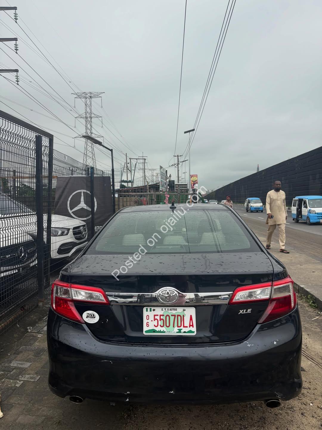 2012 Camry XLE V6: Premium Leather & Sunroof, ₦10M