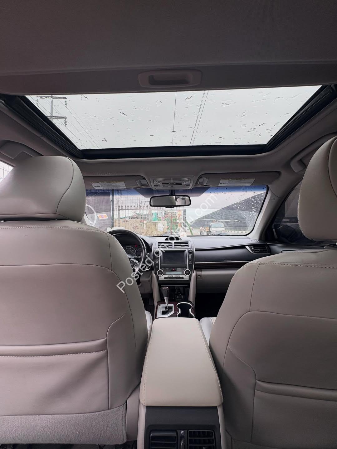 2012 Camry XLE V6: Premium Leather & Sunroof, ₦10M