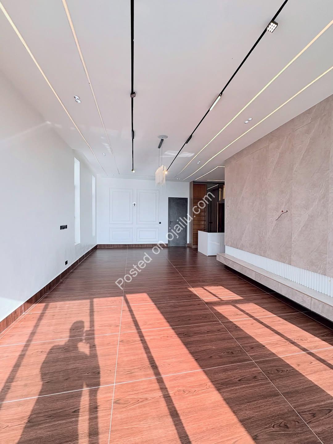 5 Bed Ensuite Duplex with Pool in Ajah – ₦300M