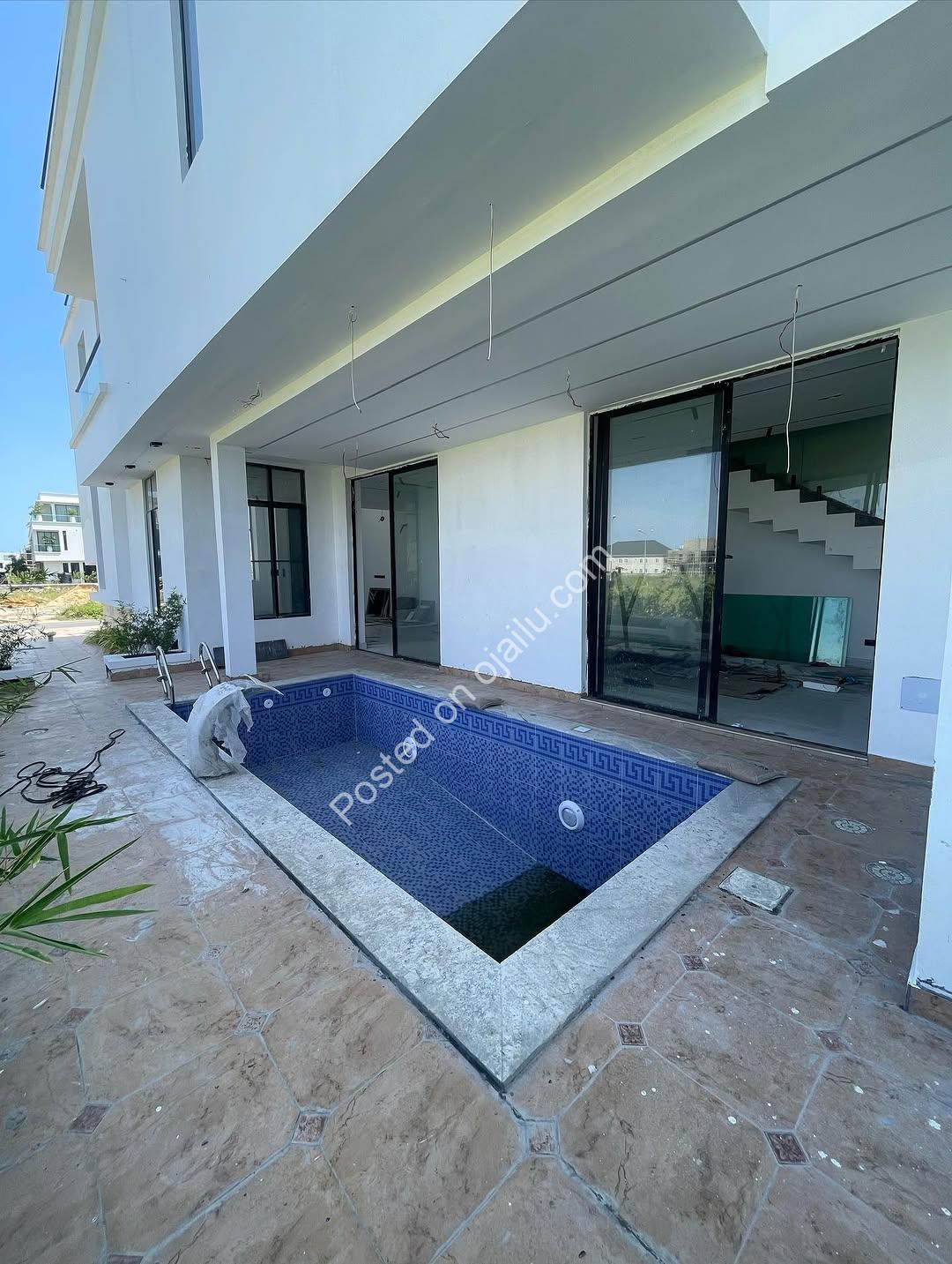 Elevator, Cinema & Pool in Lekki’s Finest
