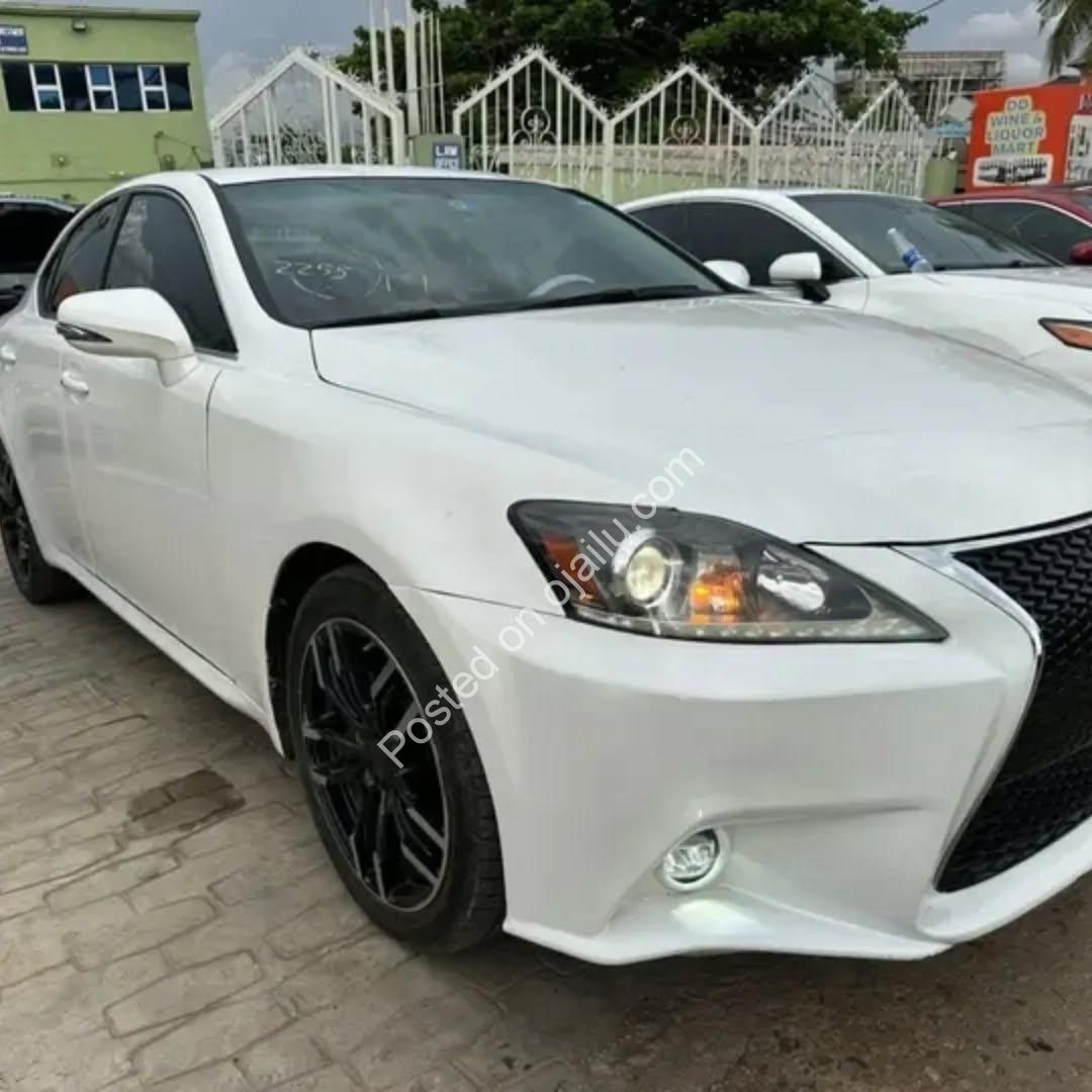 2011 Lexus IS250: Executive Luxury, Sporty V6 Performance, Duty Paid