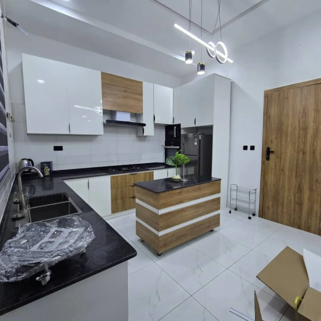 Turn-Key Living: 4BR Semi-Detached Duplex in VGC