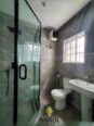 5-Bed Detached Duplex: Walk-In Ready in Chevron!