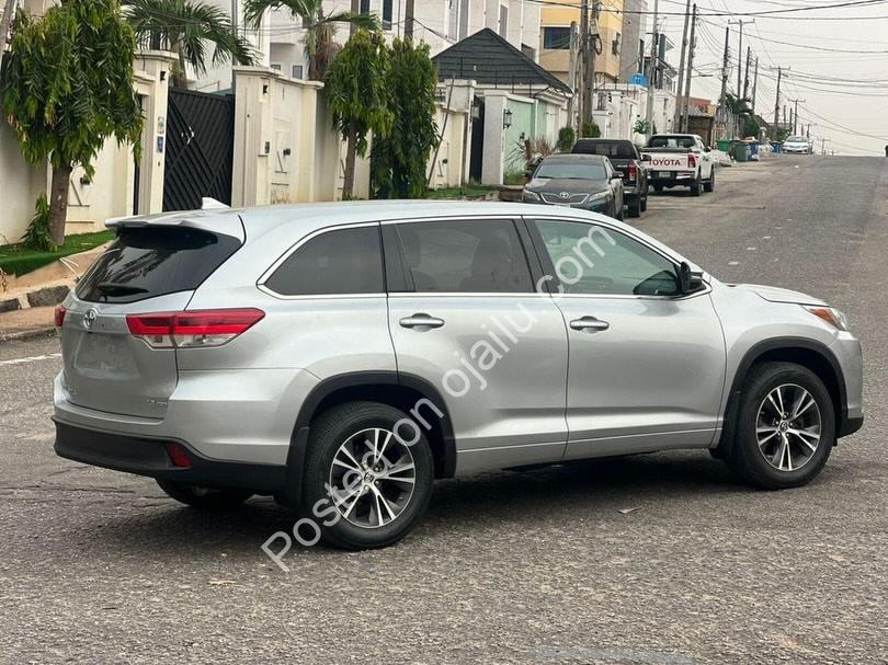 2017 Toyota Highlander – Low Miles, Accident-Free & Fully Loaded