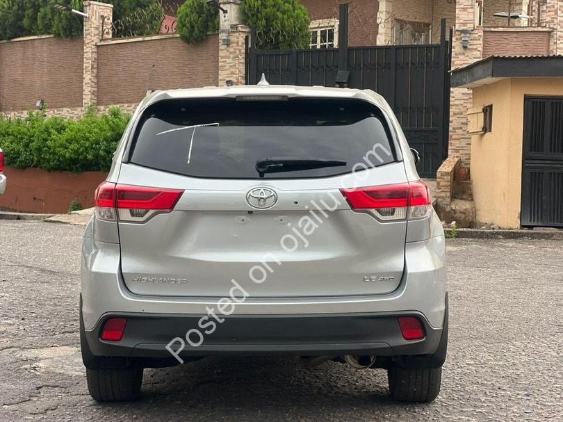 2017 Toyota Highlander – Low Miles, Accident-Free & Fully Loaded