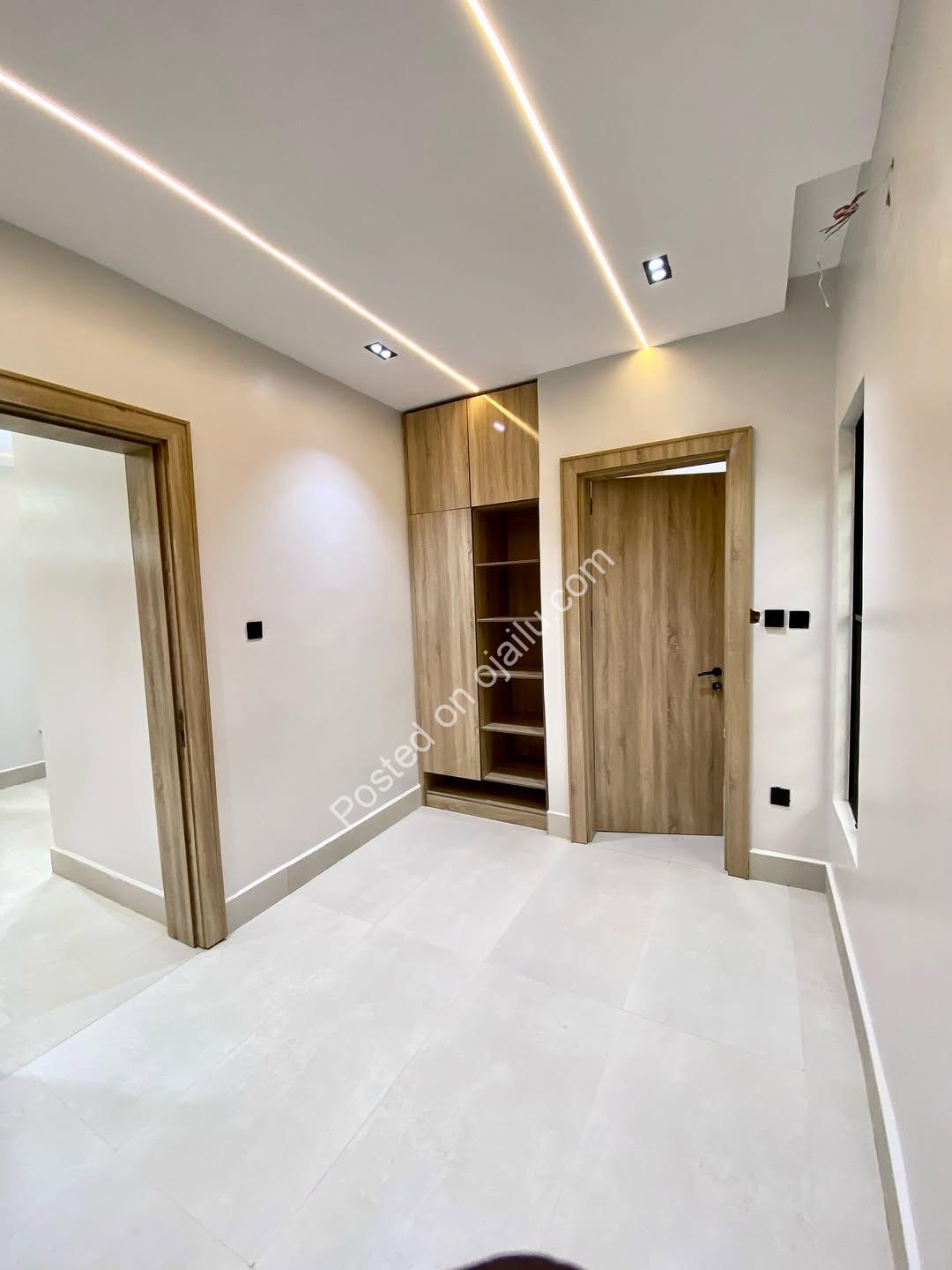 Your Dream Home Awaits: 4-Bed Duplex with Rooftop in WTC