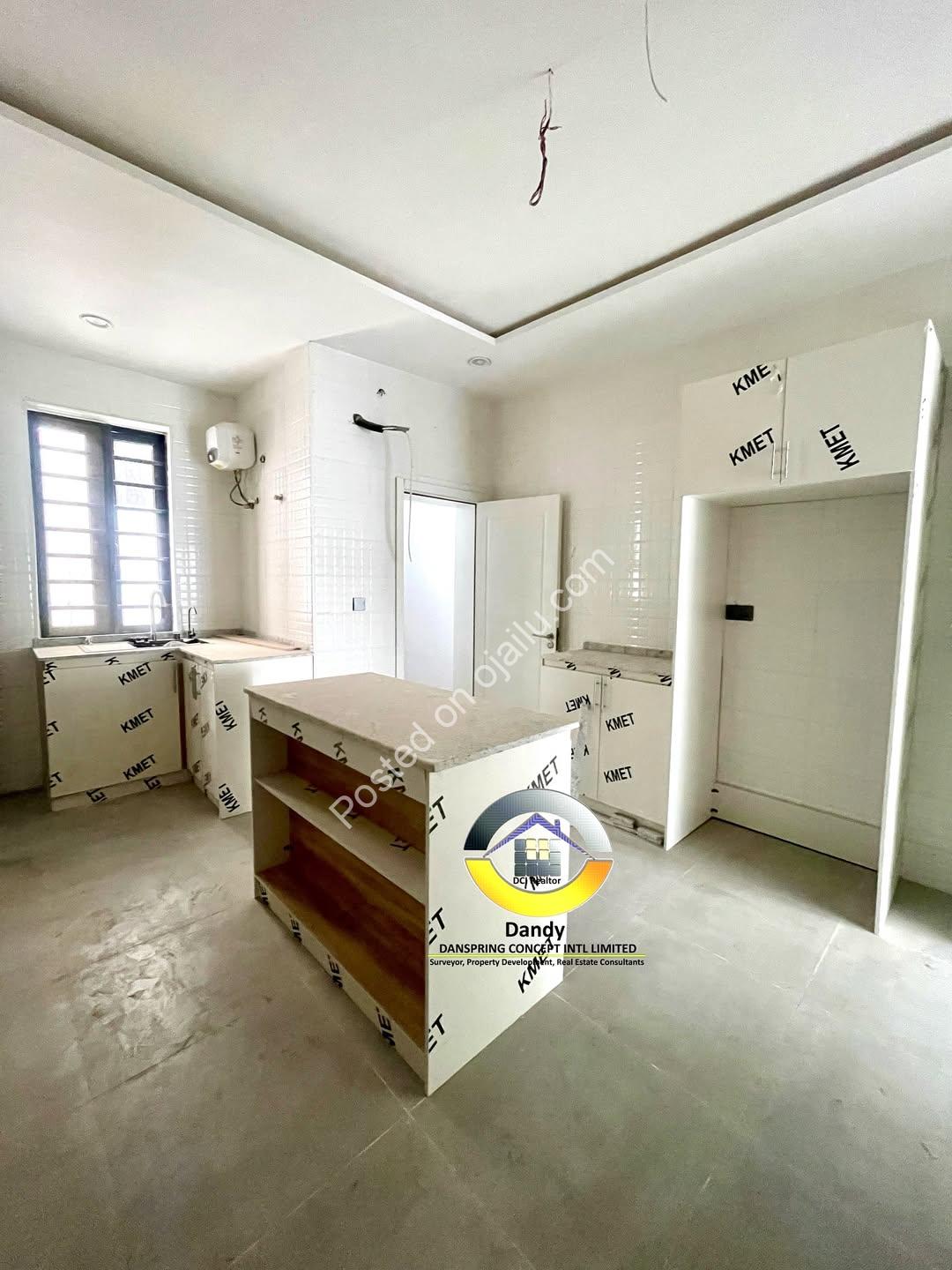 Ensuite Elegance: 3BR + Elevator in Lekki Phase 1