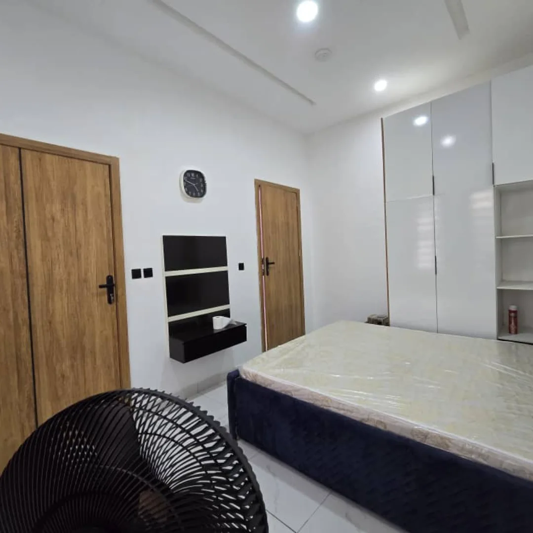 Turn-Key Living: 4BR Semi-Detached Duplex in VGC