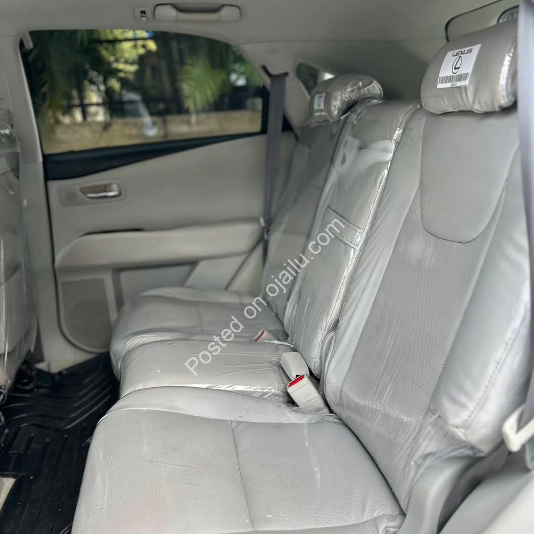2011 Lexus RX350: Immaculate & Loaded!