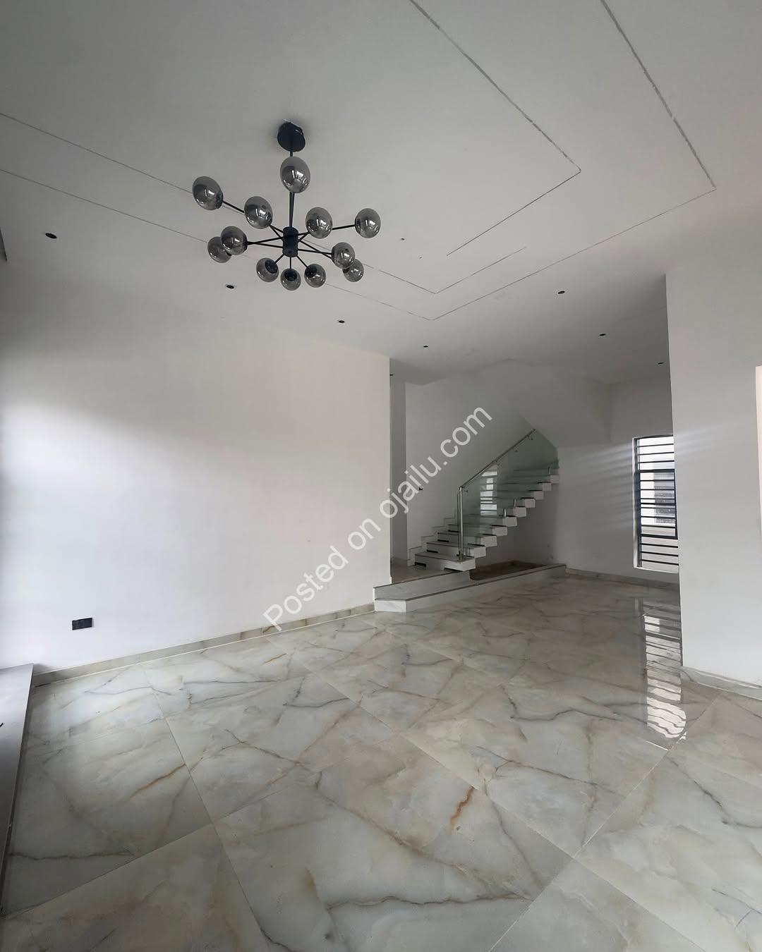 Ologolo’s Finest: 5-Bed Duplex with Pool & Gym