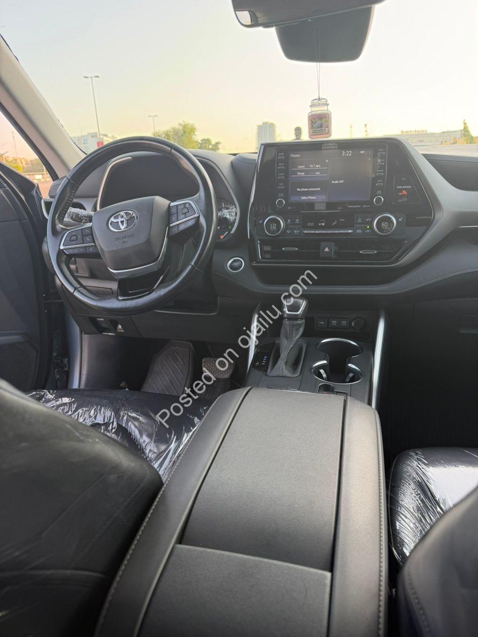 2020 Toyota Highlander XLE: Duty-Paid, Pristine & Ready