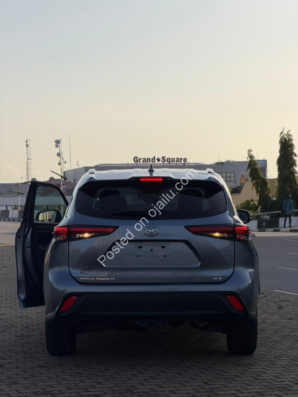2020 Toyota Highlander XLE: Duty-Paid, Pristine & Ready