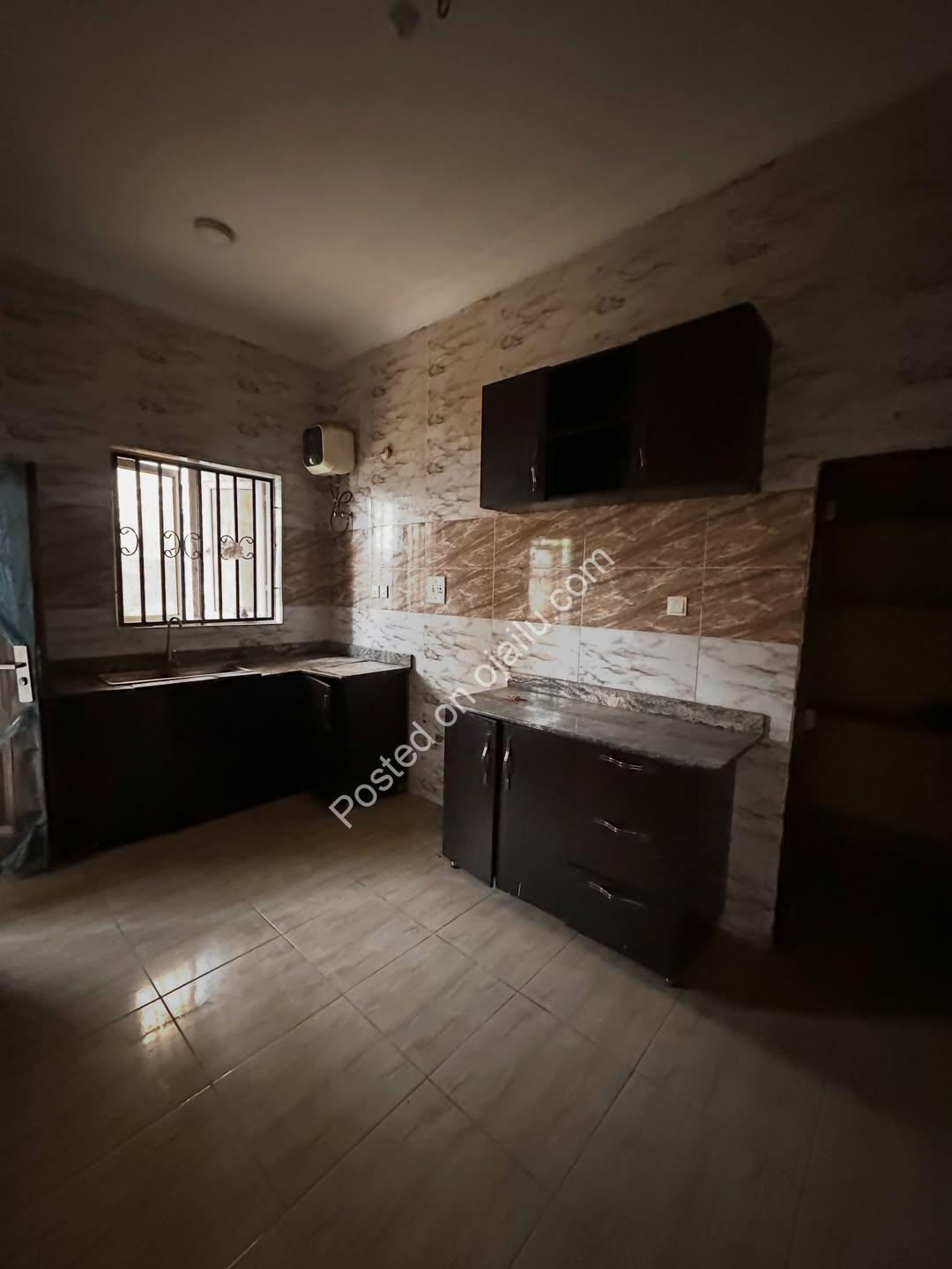 Elevated Living: Serviced 2-Bed Ground Floor in Jahi